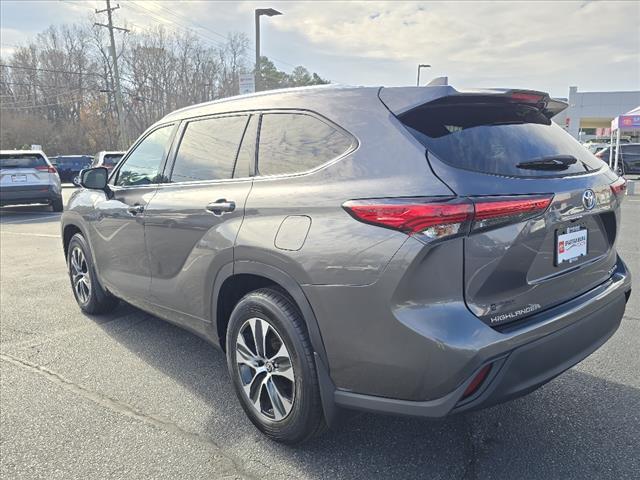 used 2021 Toyota Highlander car, priced at $31,300