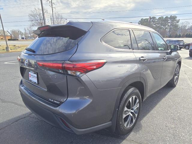 used 2021 Toyota Highlander car, priced at $31,300