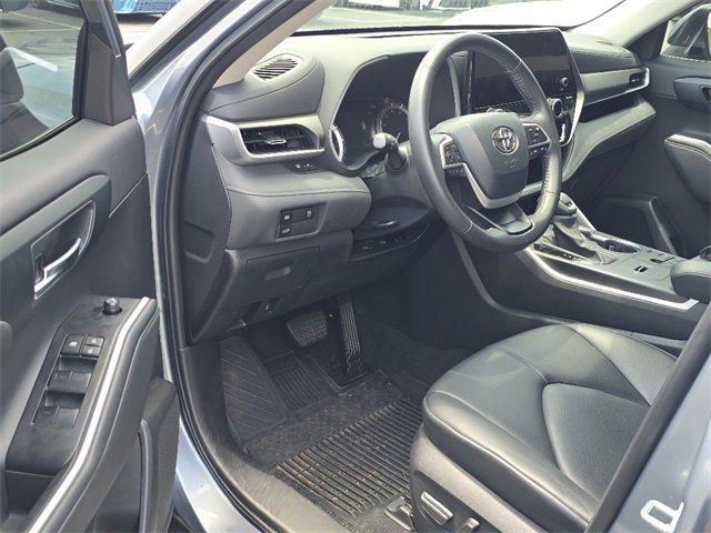 used 2024 Toyota Highlander car, priced at $43,995