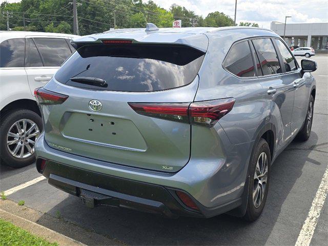 used 2024 Toyota Highlander car, priced at $43,995