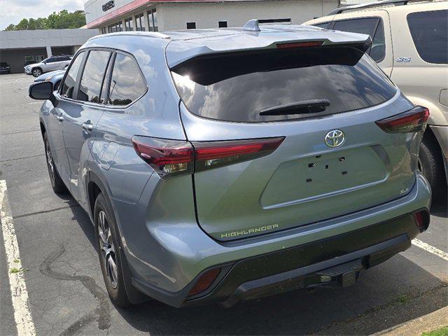used 2024 Toyota Highlander car, priced at $43,995