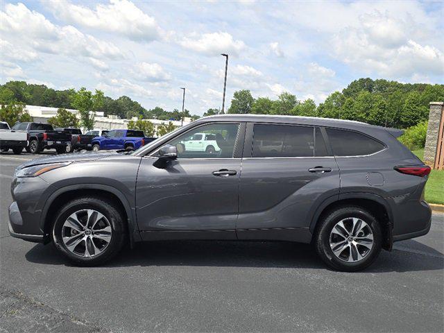 used 2023 Toyota Highlander car, priced at $43,995