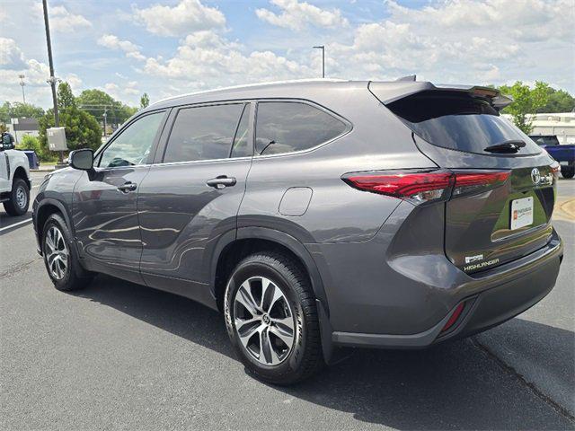 used 2023 Toyota Highlander car, priced at $43,995