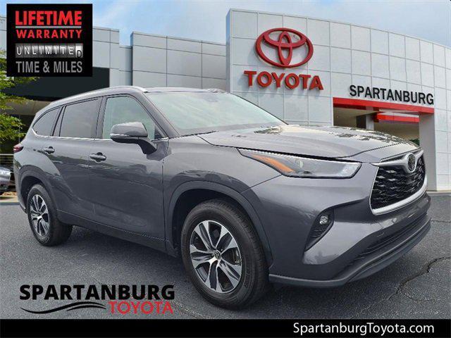 used 2024 Toyota Highlander car, priced at $44,995