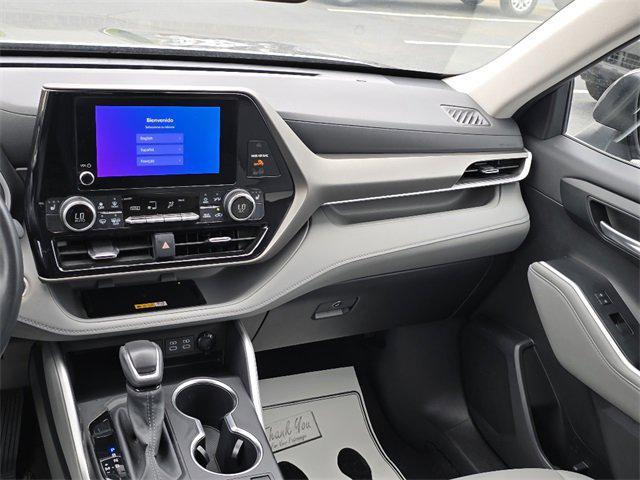 used 2024 Toyota Highlander car, priced at $44,995