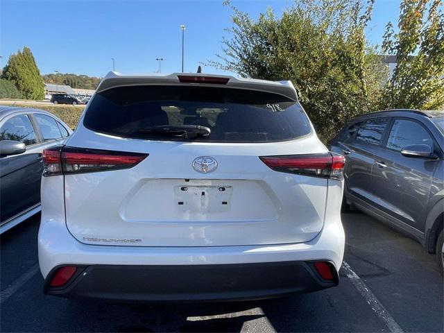 used 2023 Toyota Highlander car, priced at $28,949
