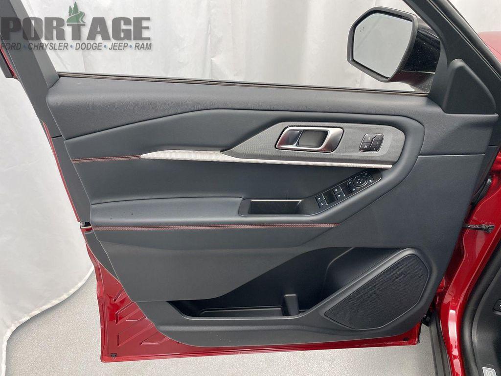 new 2025 Ford Explorer car, priced at $48,537