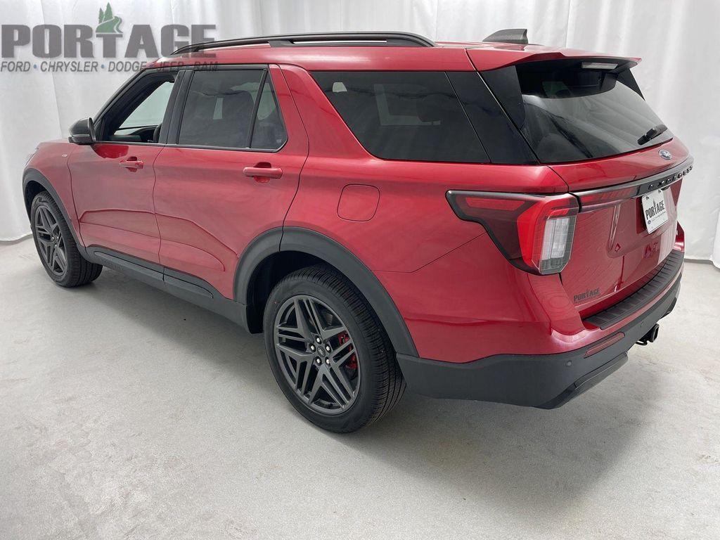 new 2025 Ford Explorer car, priced at $48,537