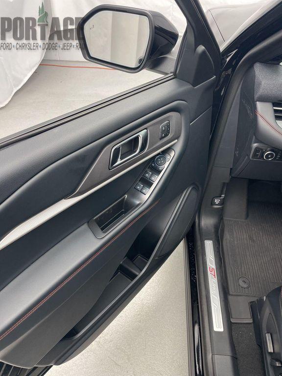 new 2025 Ford Explorer car, priced at $49,360