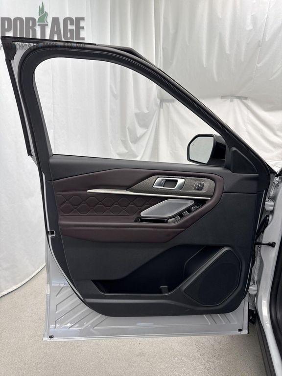 new 2025 Ford Explorer car, priced at $57,560