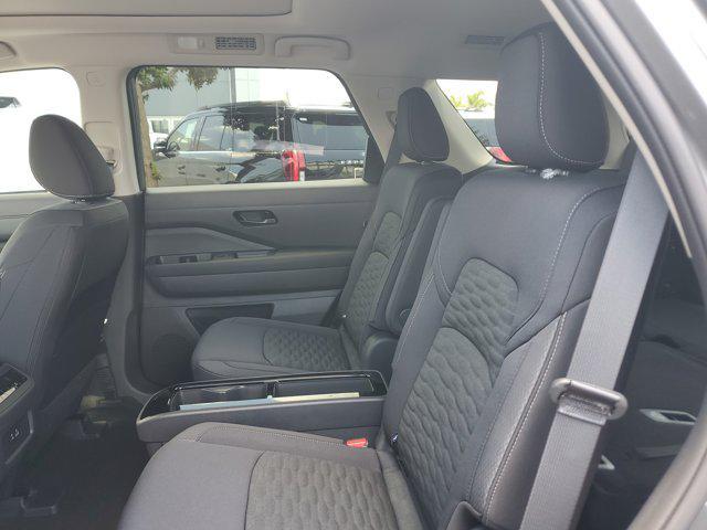 new 2025 Nissan Pathfinder car, priced at $43,775