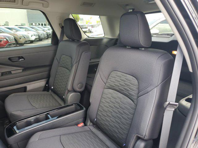 new 2025 Nissan Pathfinder car, priced at $40,281