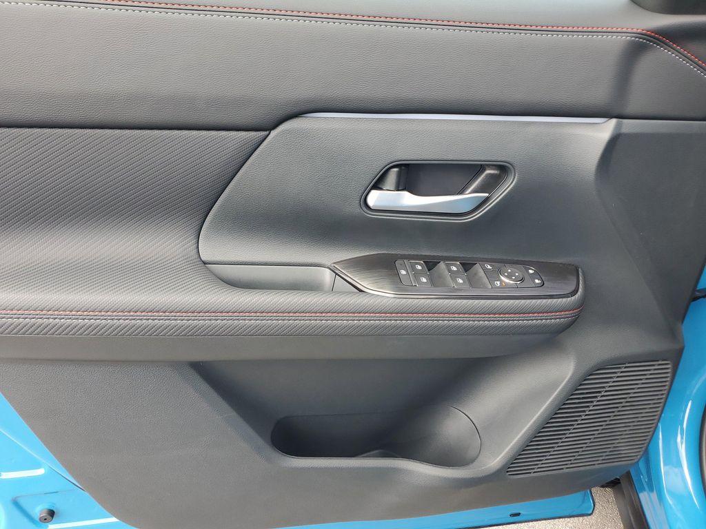 new 2025 Nissan Kicks car, priced at $26,471