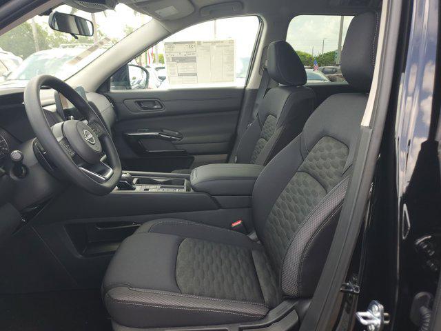 new 2025 Nissan Pathfinder car, priced at $35,300