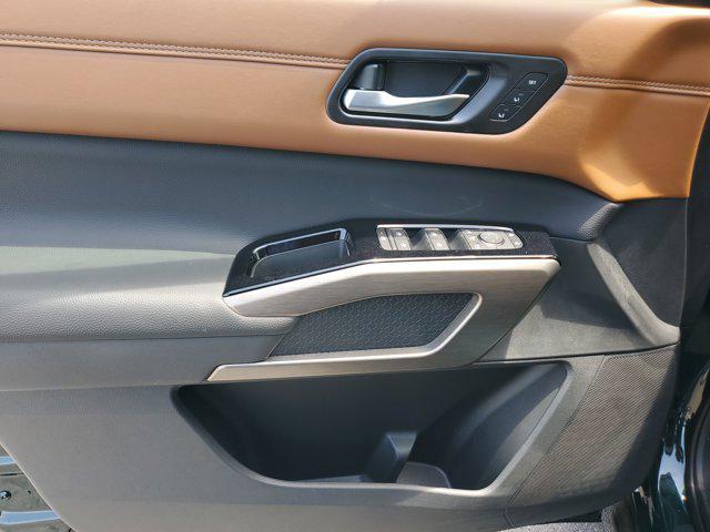 new 2025 Nissan Pathfinder car, priced at $48,011