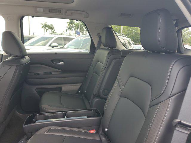 new 2025 Nissan Pathfinder car, priced at $42,719