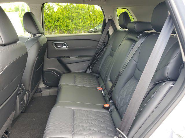 new 2025 Nissan Rogue car, priced at $39,076
