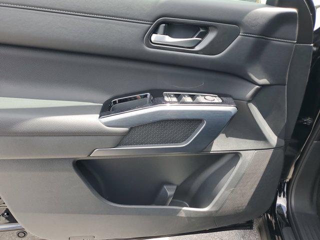 new 2025 Nissan Pathfinder car, priced at $43,669