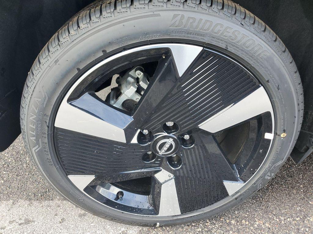 new 2025 Nissan Kicks car, priced at $25,668