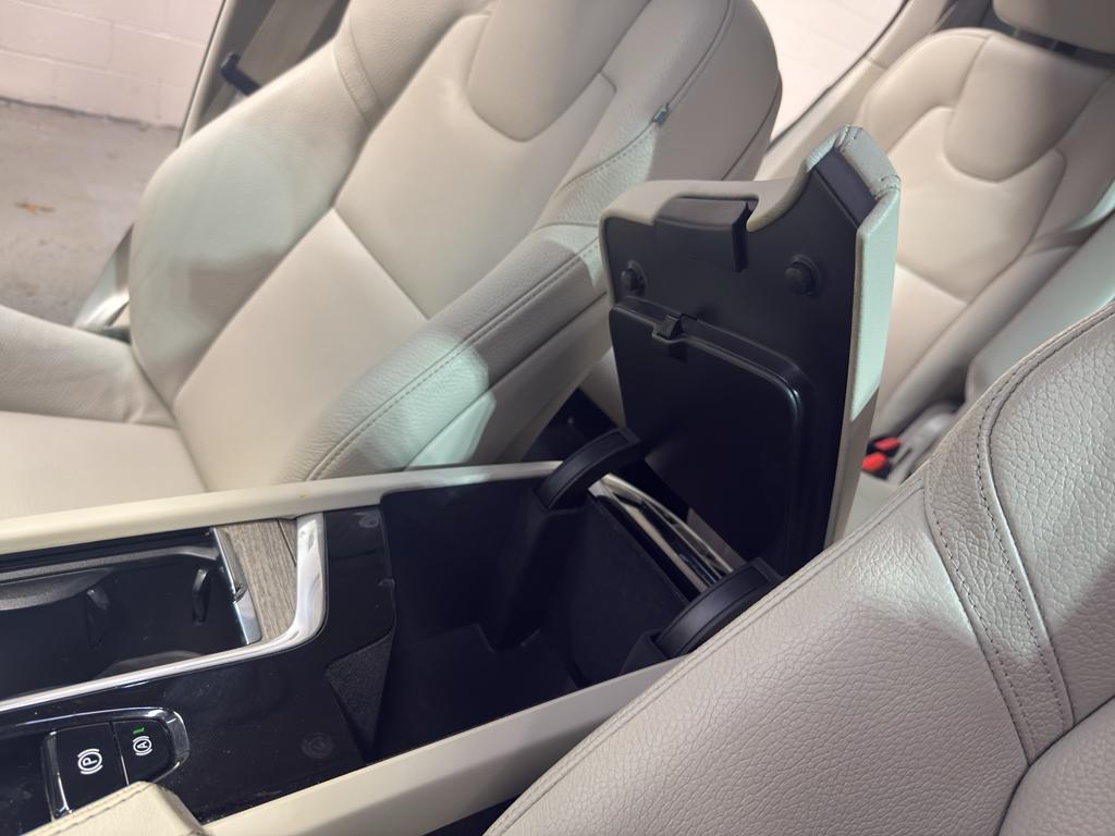 used 2023 Volvo XC90 car, priced at $24,995