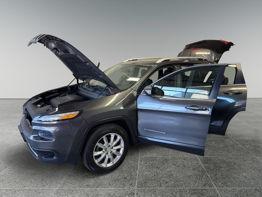 used 2016 Jeep Cherokee car, priced at $10,491