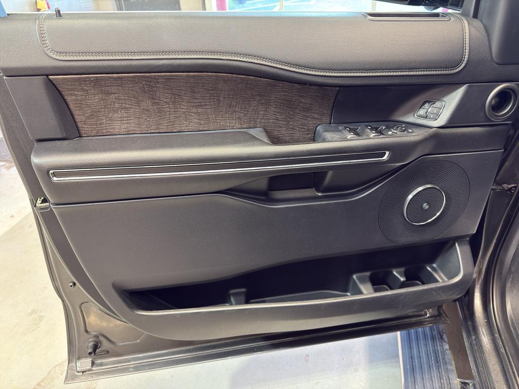 used 2020 Ford Expedition car, priced at $27,500
