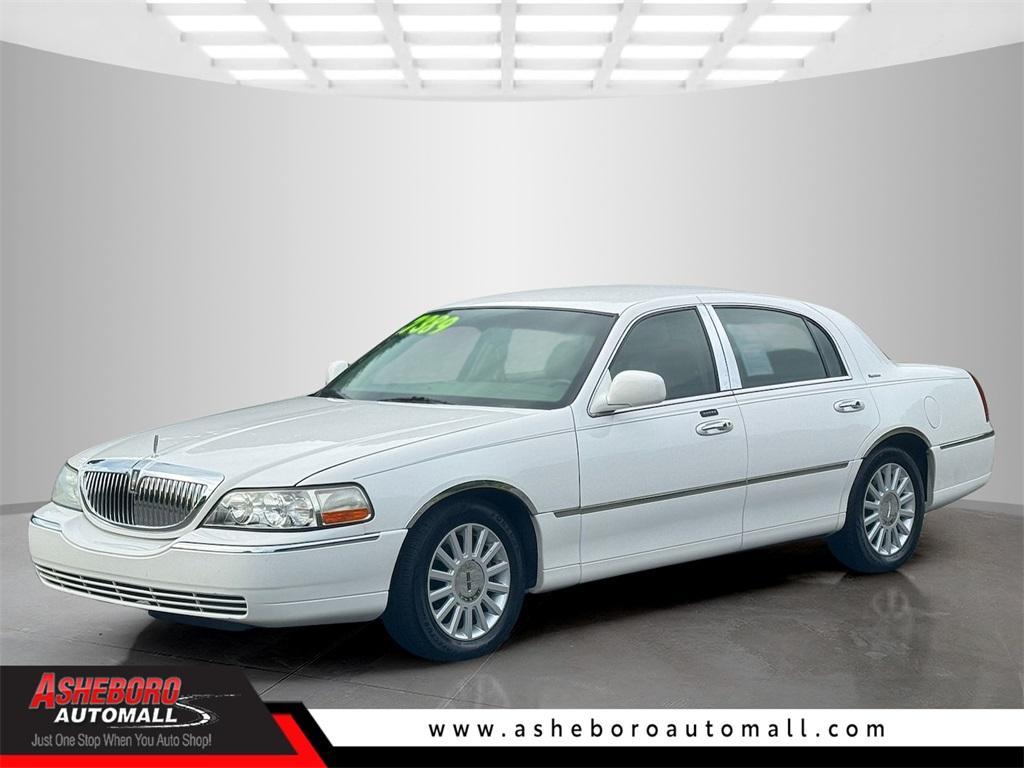 used 2005 Lincoln Town Car car, priced at $7,389