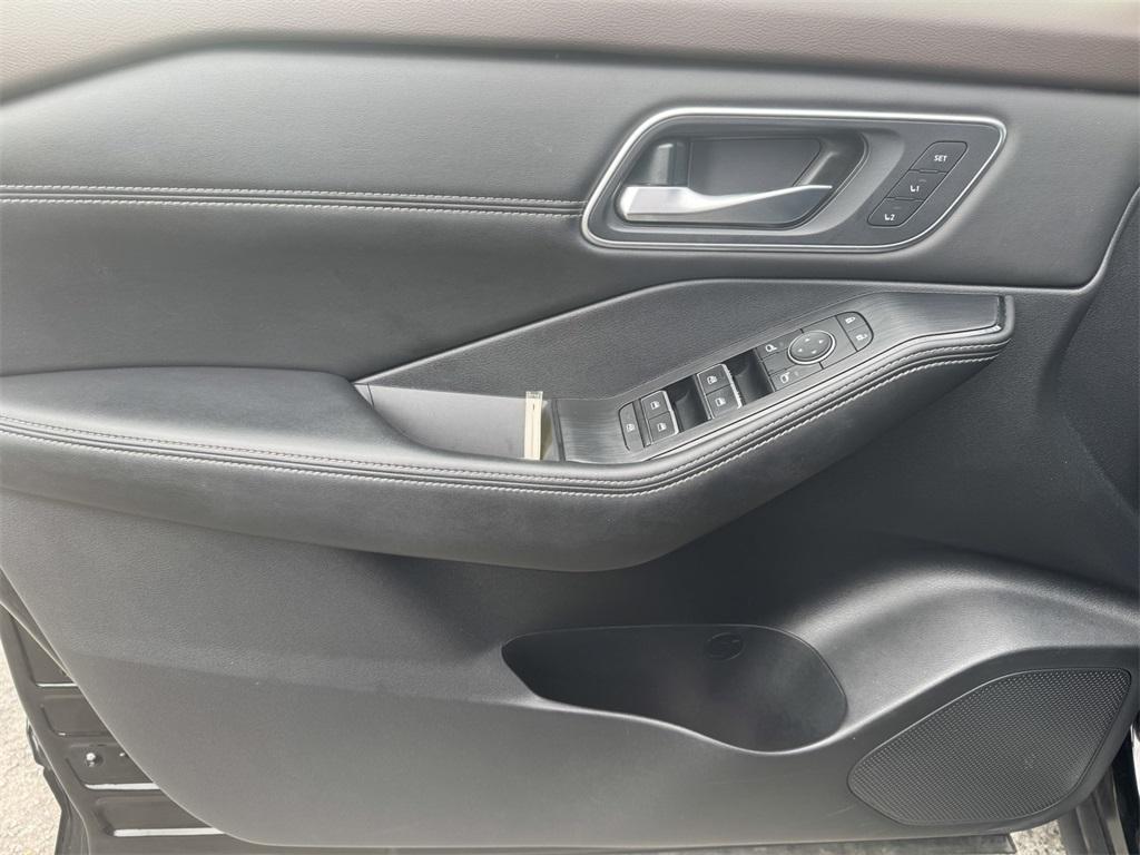 used 2021 Nissan Rogue car, priced at $27,789
