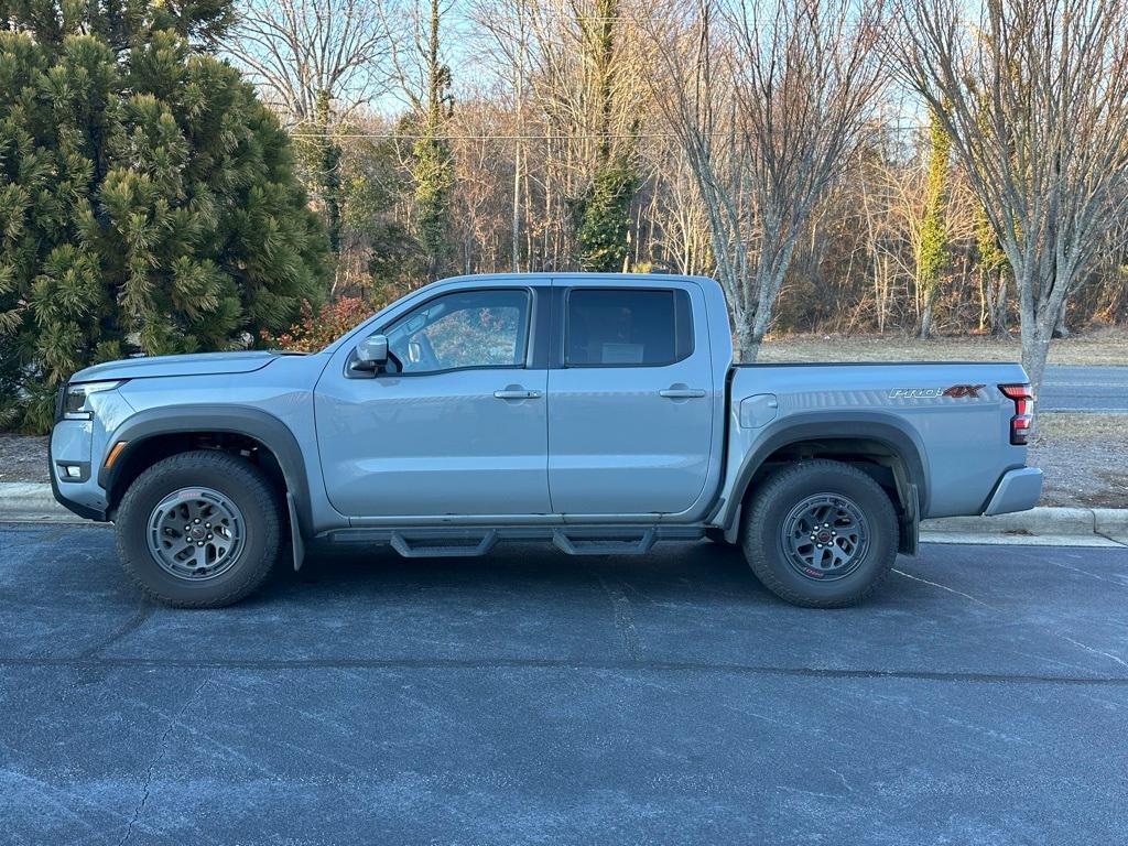 new 2025 Nissan Frontier car