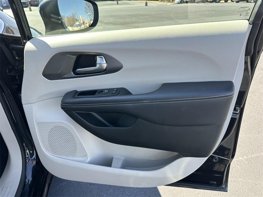 used 2023 Chrysler Pacifica car, priced at $20,988