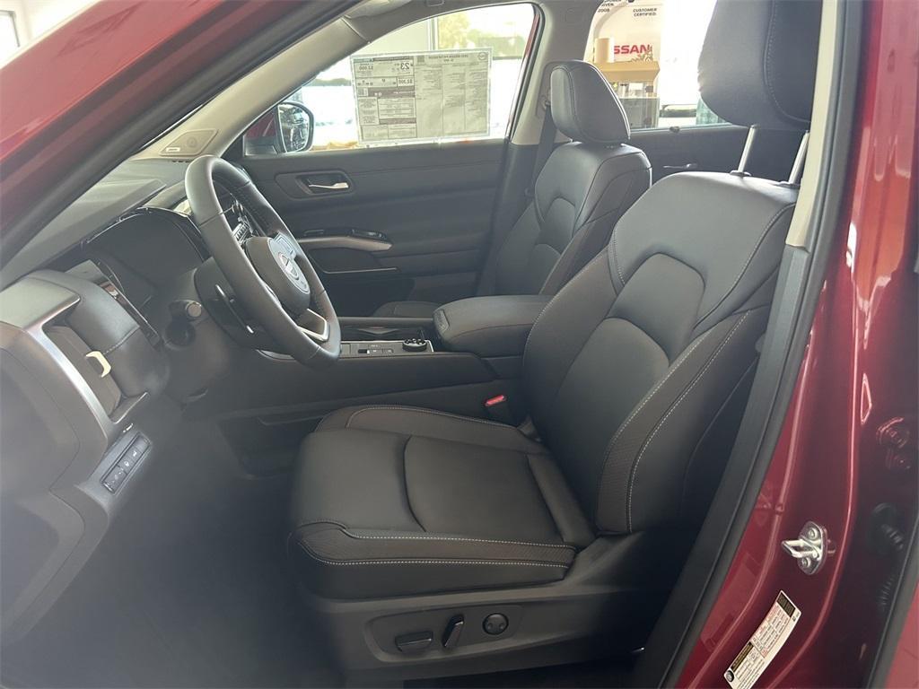 new 2025 Nissan Pathfinder car, priced at $46,245