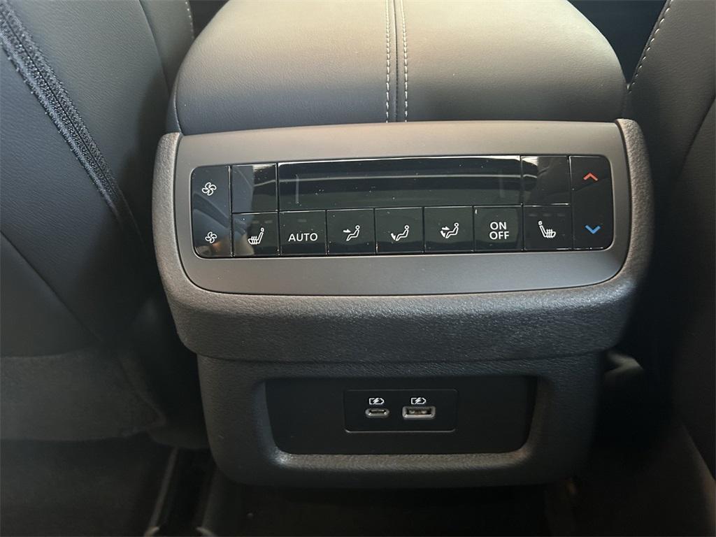 new 2025 Nissan Pathfinder car, priced at $46,245