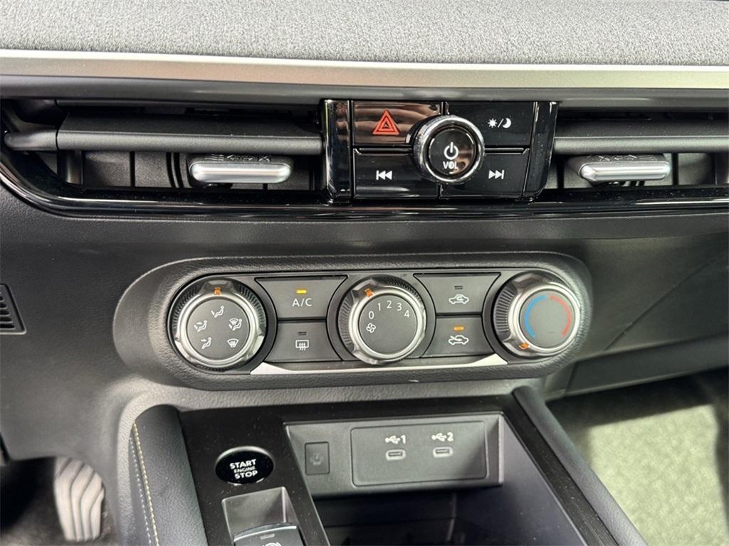new 2025 Nissan Kicks car