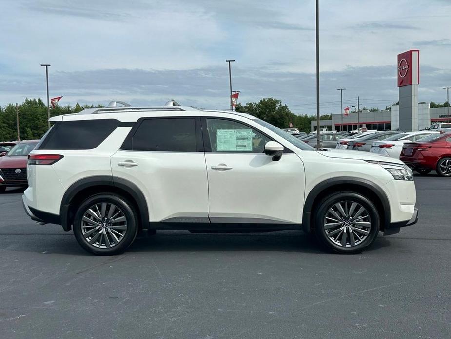 new 2024 Nissan Pathfinder car, priced at $46,725