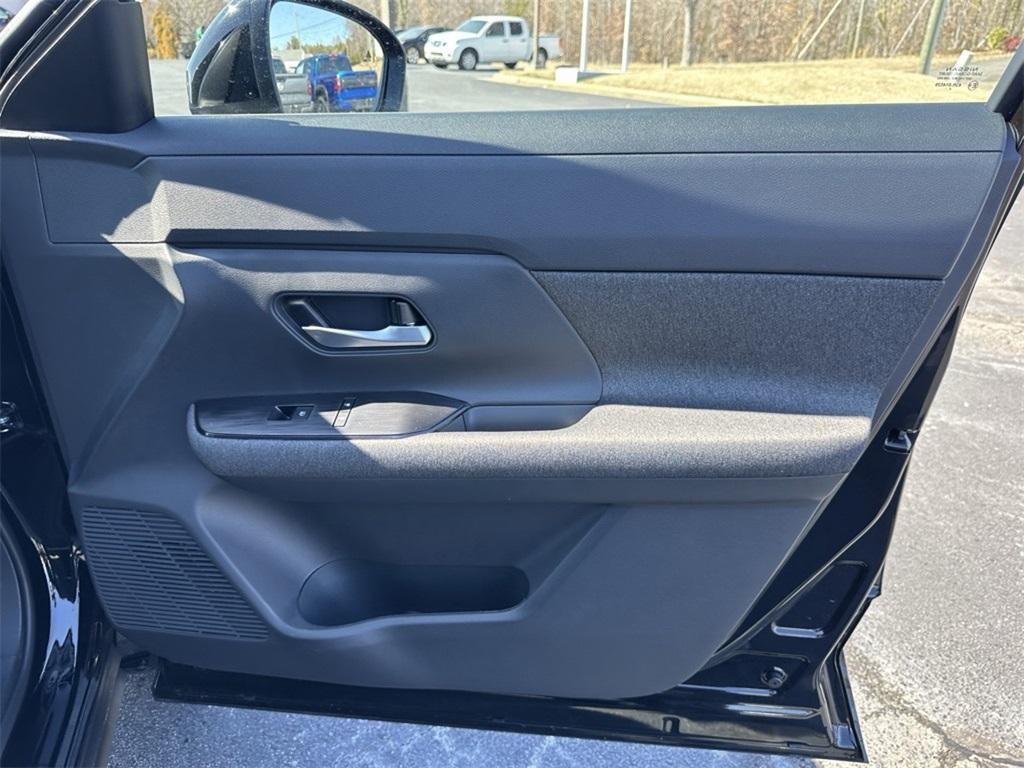 new 2025 Nissan Kicks car, priced at $24,575