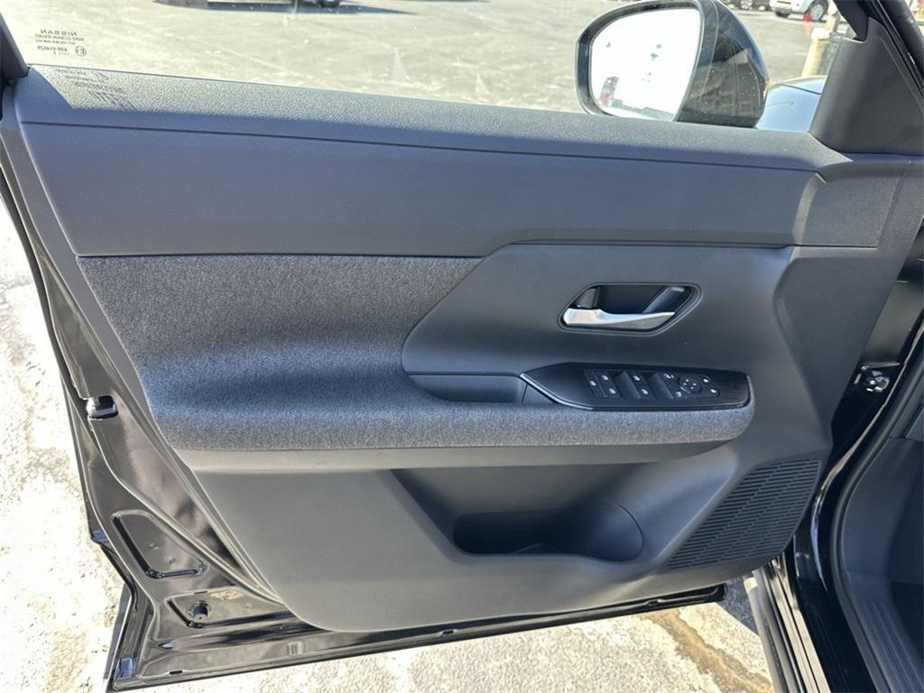 new 2025 Nissan Kicks car, priced at $24,575