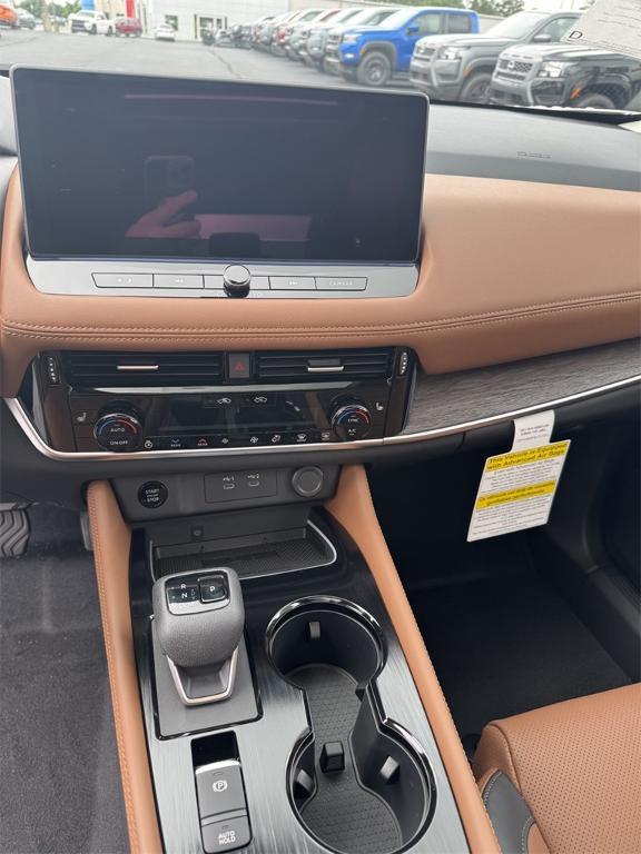 new 2025 Nissan Rogue car