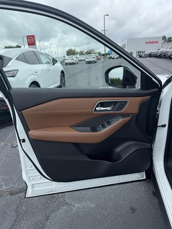 new 2025 Nissan Rogue car
