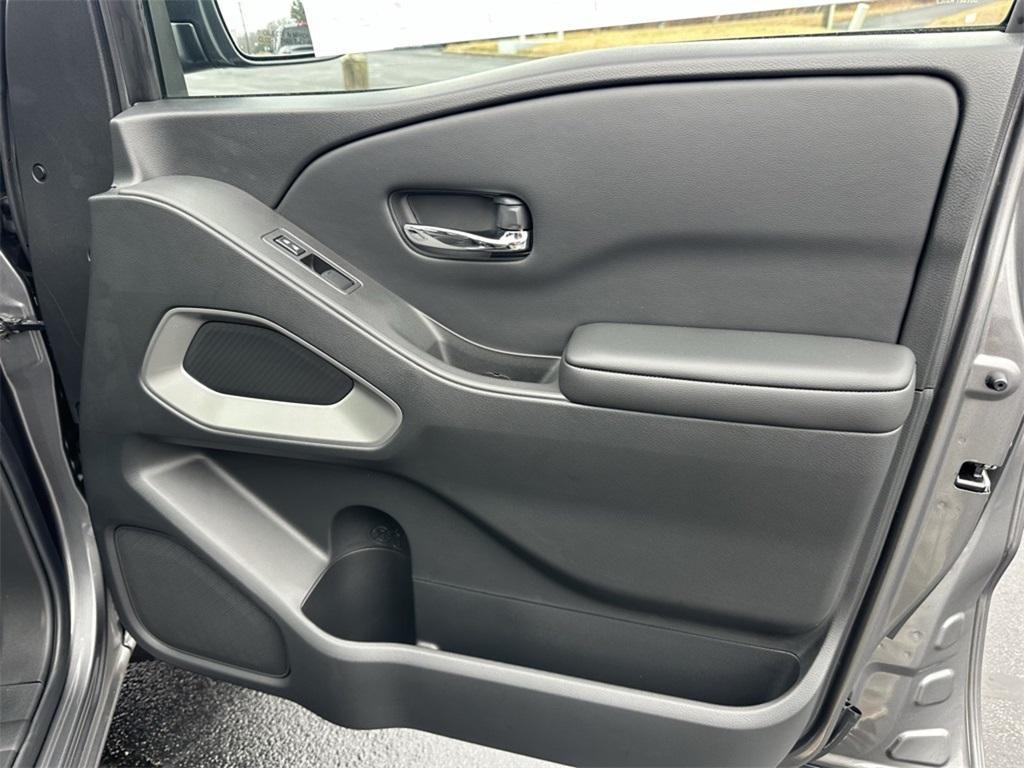 new 2025 Nissan Frontier car, priced at $39,814