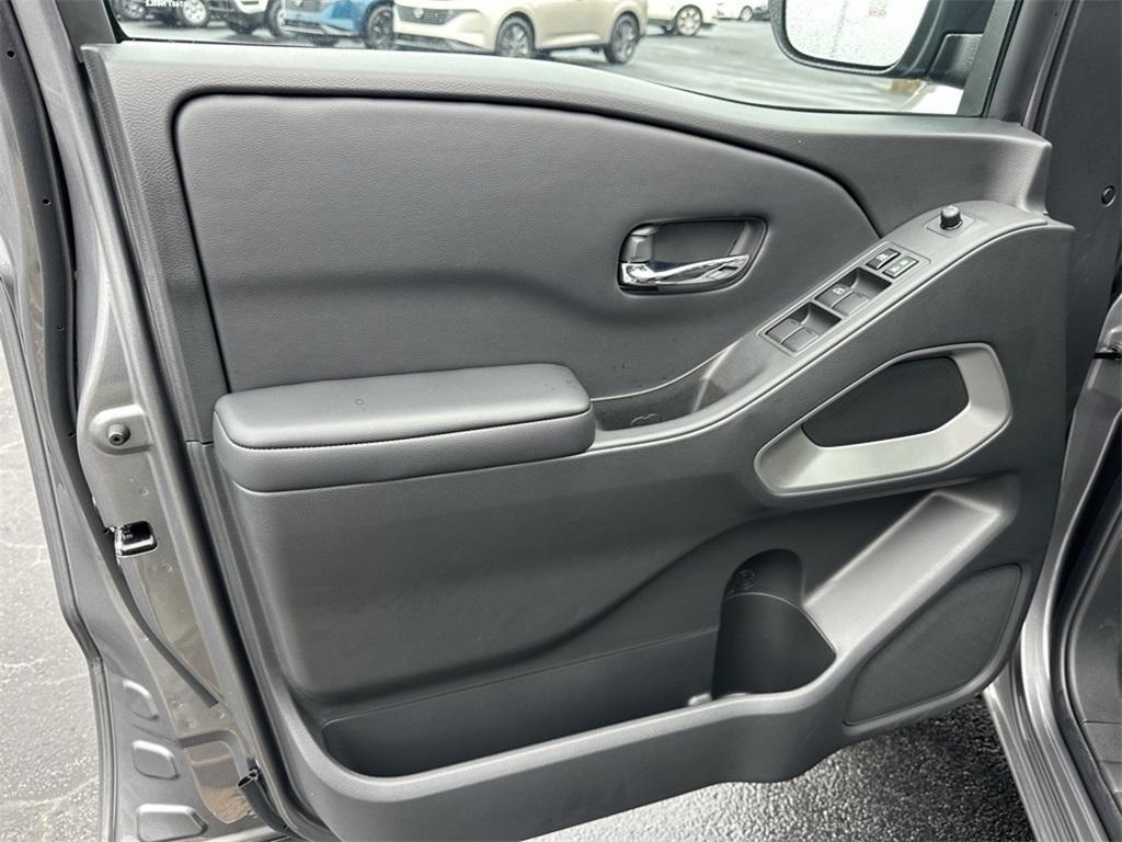 new 2025 Nissan Frontier car, priced at $39,814