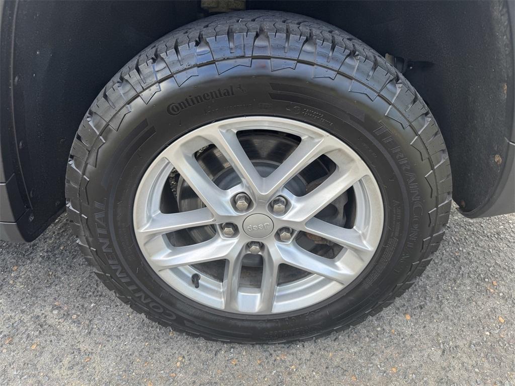 used 2021 Jeep Grand Cherokee L car, priced at $24,999