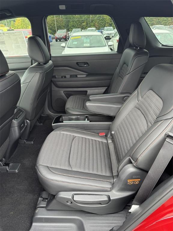 new 2025 Nissan Pathfinder car, priced at $42,748