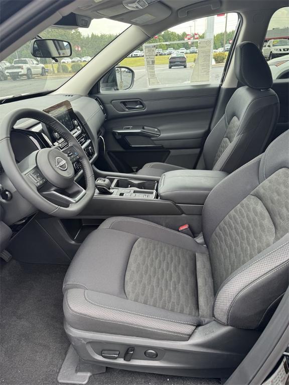 new 2025 Nissan Pathfinder car