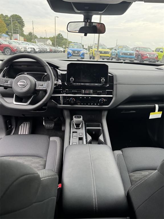 new 2025 Nissan Pathfinder car