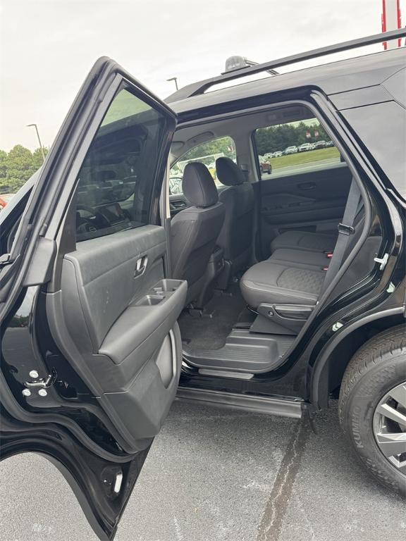new 2025 Nissan Pathfinder car