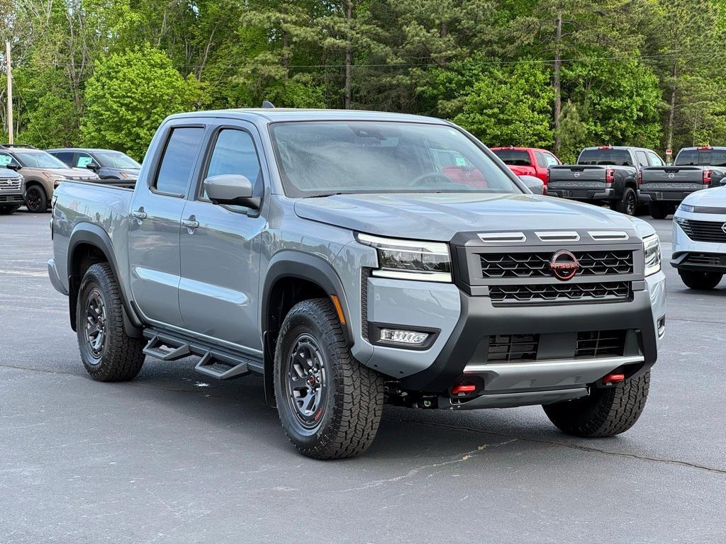 new 2025 Nissan Frontier car