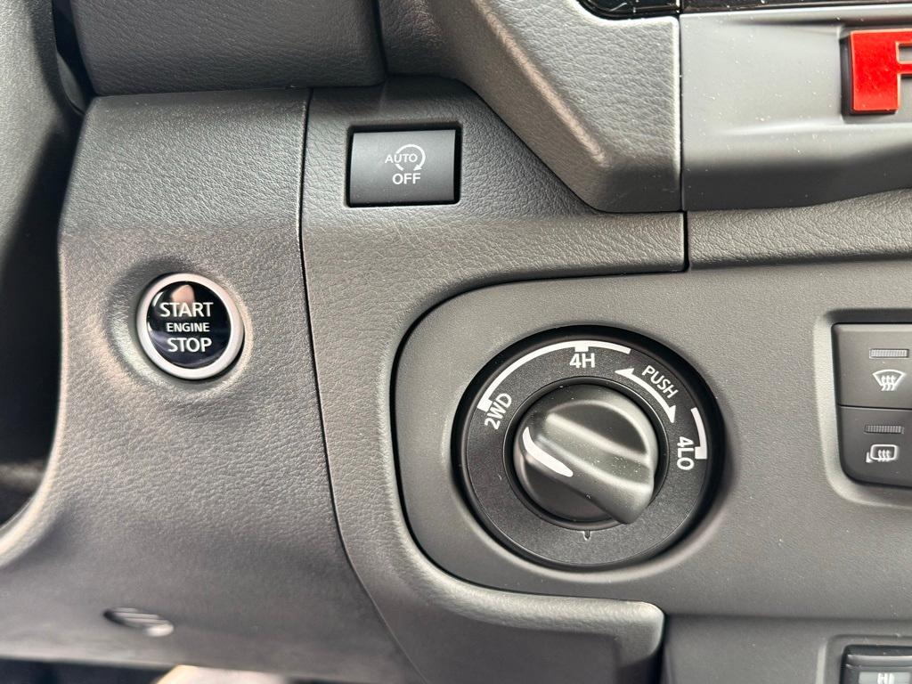 new 2025 Nissan Frontier car