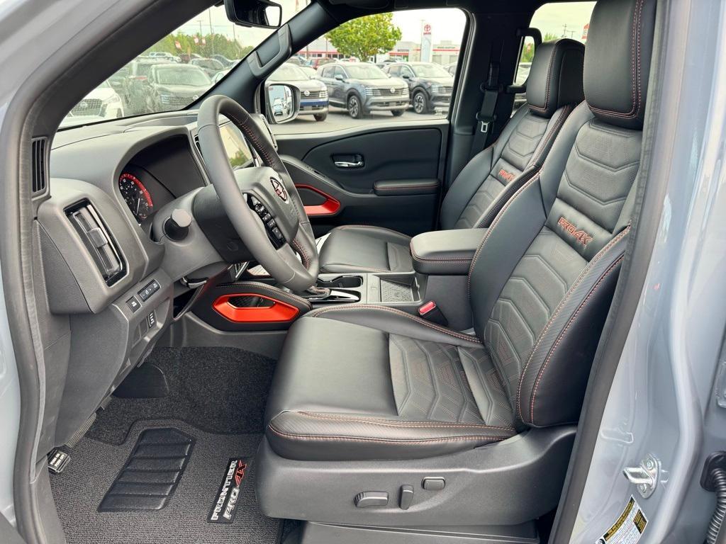 new 2025 Nissan Frontier car