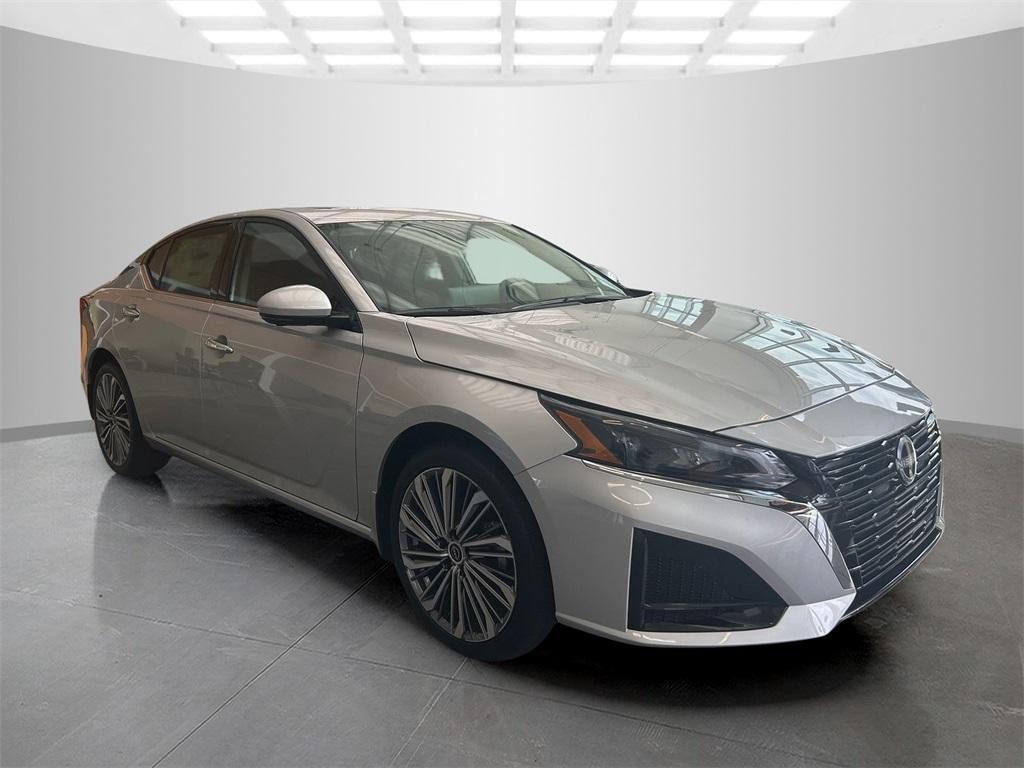 new 2025 Nissan Altima car, priced at $35,352