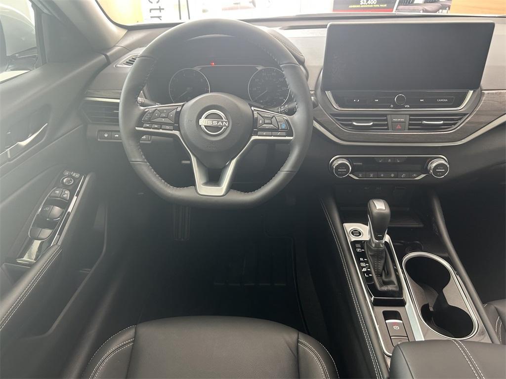new 2025 Nissan Altima car, priced at $35,352